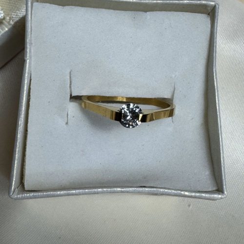 Dia Diamond Gold