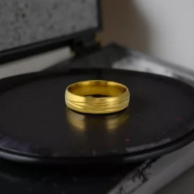 Simple Wave Gold Elegant